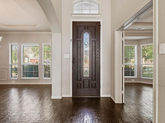 5th image of 12526 Nandina Ln