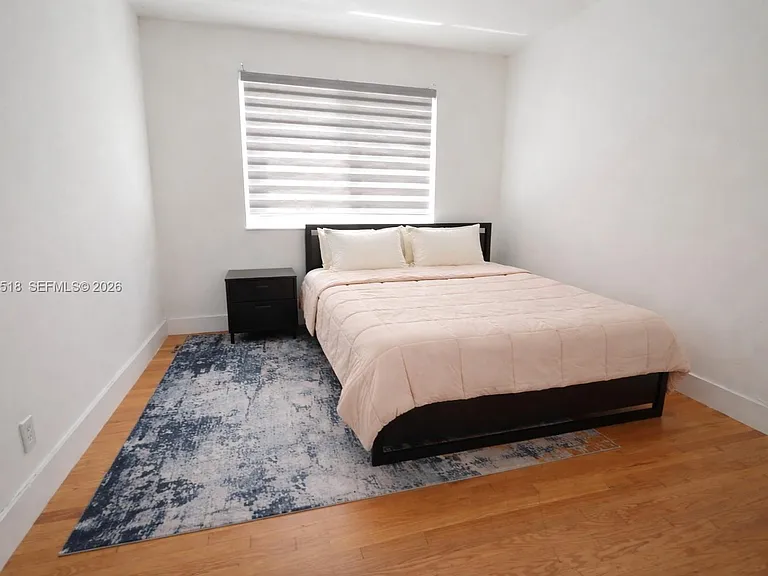 817 W 39th St #2 — Photo 14