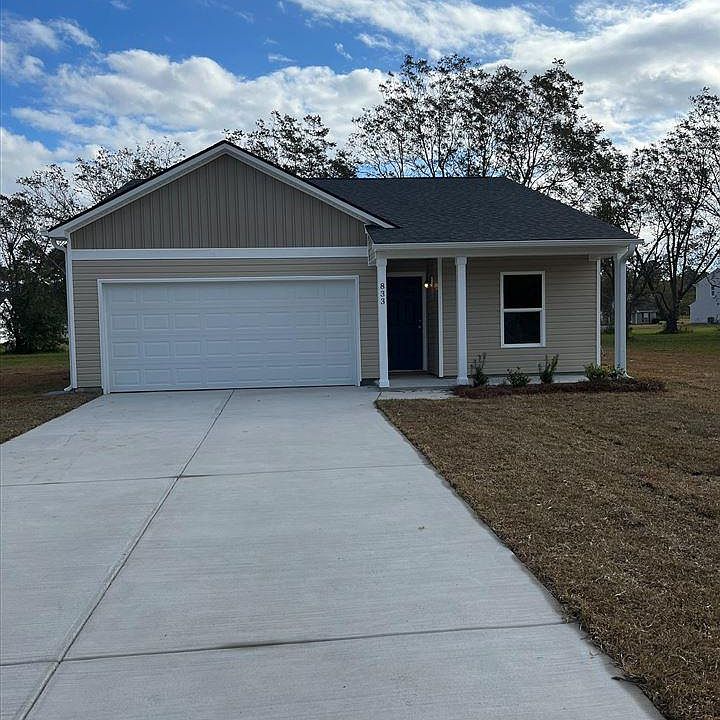 1st image of 833 Twin Oaks Cir