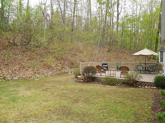 4th image of 24 Cedarwood Dr
