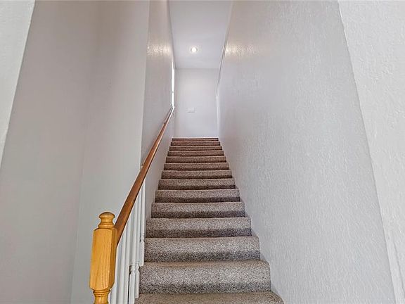 2nd image of 484 Santa Cruz Pl NE APT E