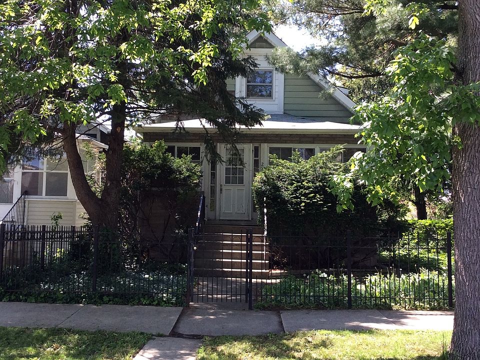 1st image of 2532 N Mont Clare Ave