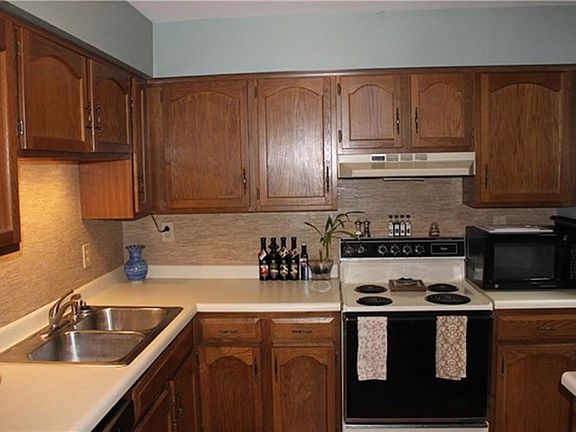 4th image of 227 Willow Pond Way