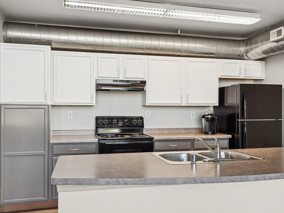 1st image of 901 W Winnebago St #1-203