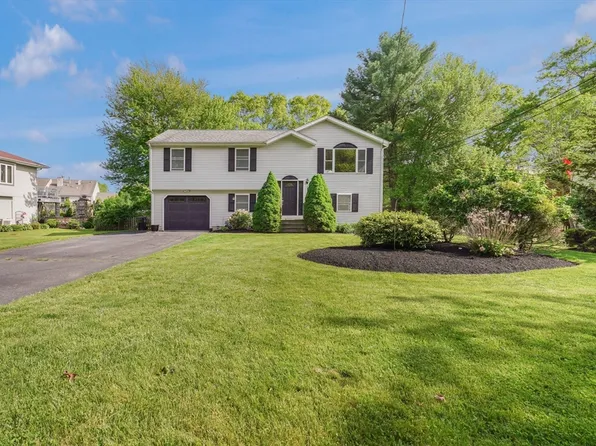 998 Wood St, Swansea, MA 02777