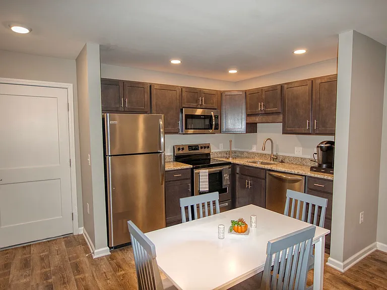 Park Place Apartments — Photo 7