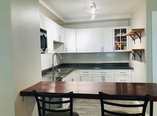 65 Devens St, Greenfield, MA 01301