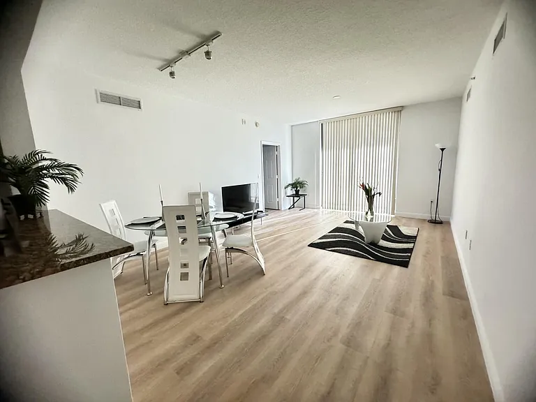 888 S Douglas Rd #1015 — Photo 7
