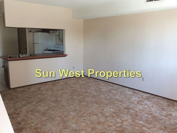 2nd image of 1631 Farmington Ave APT 2