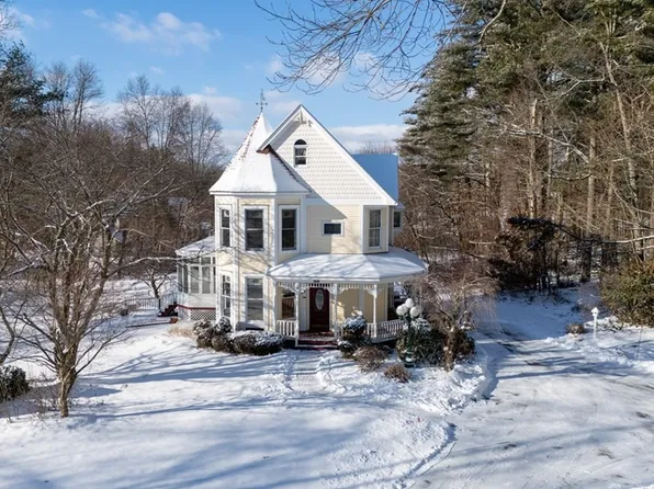 51 Bridle Rd, Ludlow, MA 01056