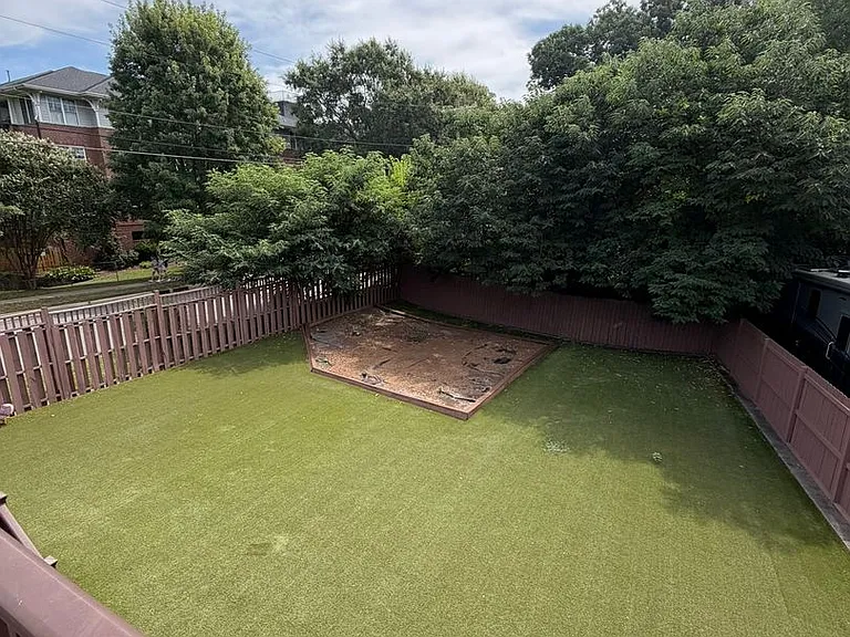 701 McDonald Ave — Photo 35