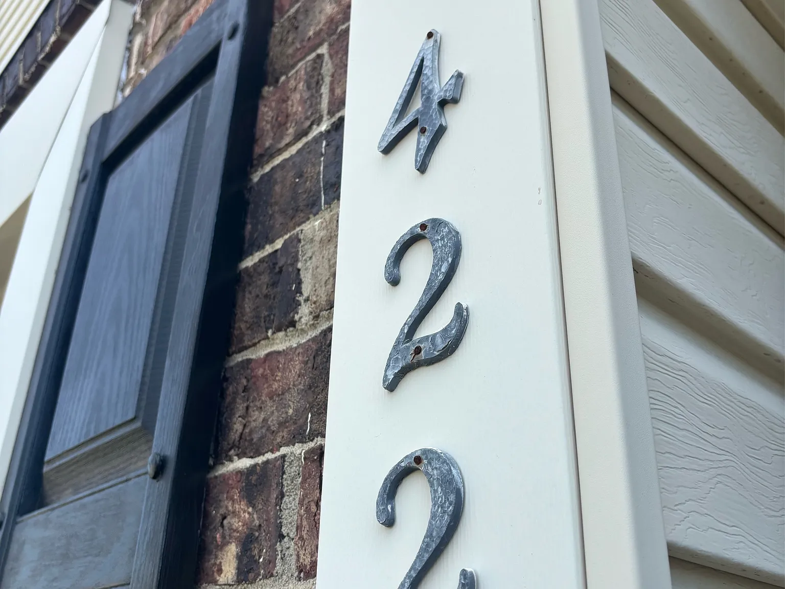 422 Kirkcaldy Court - 1 — Photo 3