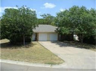 1303 Berry Dr, Cleburne, TX 76033