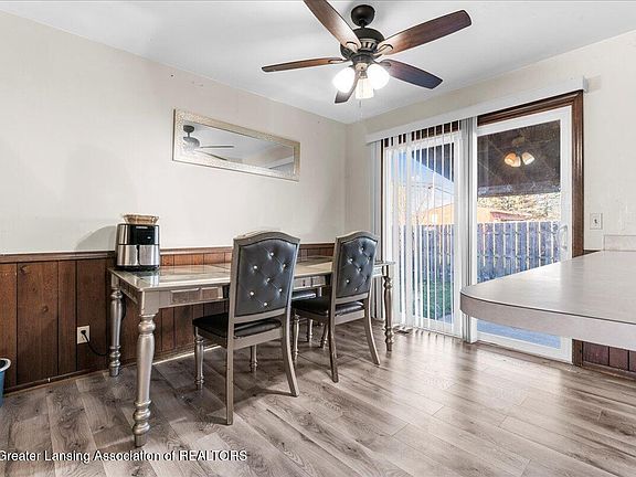3rd image of 3600-3602 Sandhurst Dr