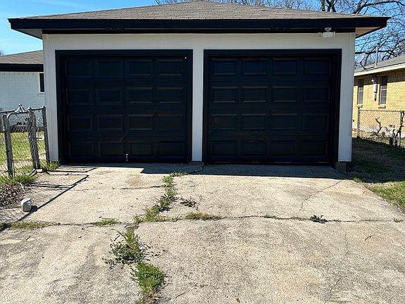 2nd image of 1720 Western Park Dr