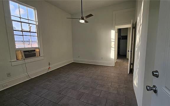 2nd image of 1227 Columbus St #1B