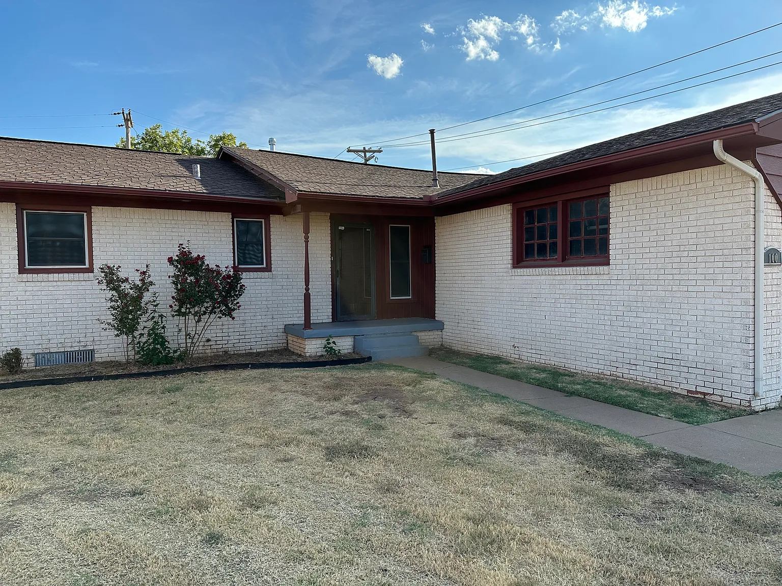 3 bed, 1049 sqft, $1,500 — Photo 1