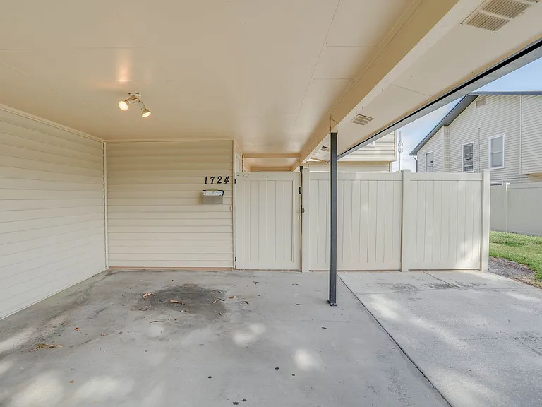 1724 Townhall Ln #1724 — Photo 3