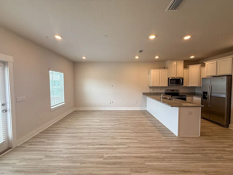 9502 Nature Creek Cir — Photo 3