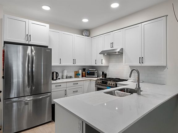 3rd image of 651 Dunes Dr #306