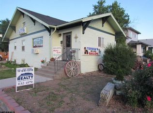 402 E Overland, Scottsbluff, NE 69361