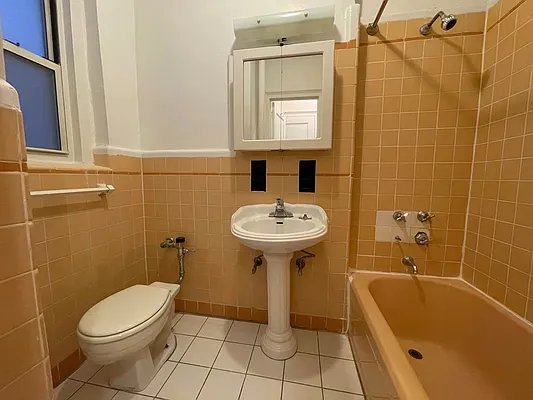 Rented by Contact Realty | media 18