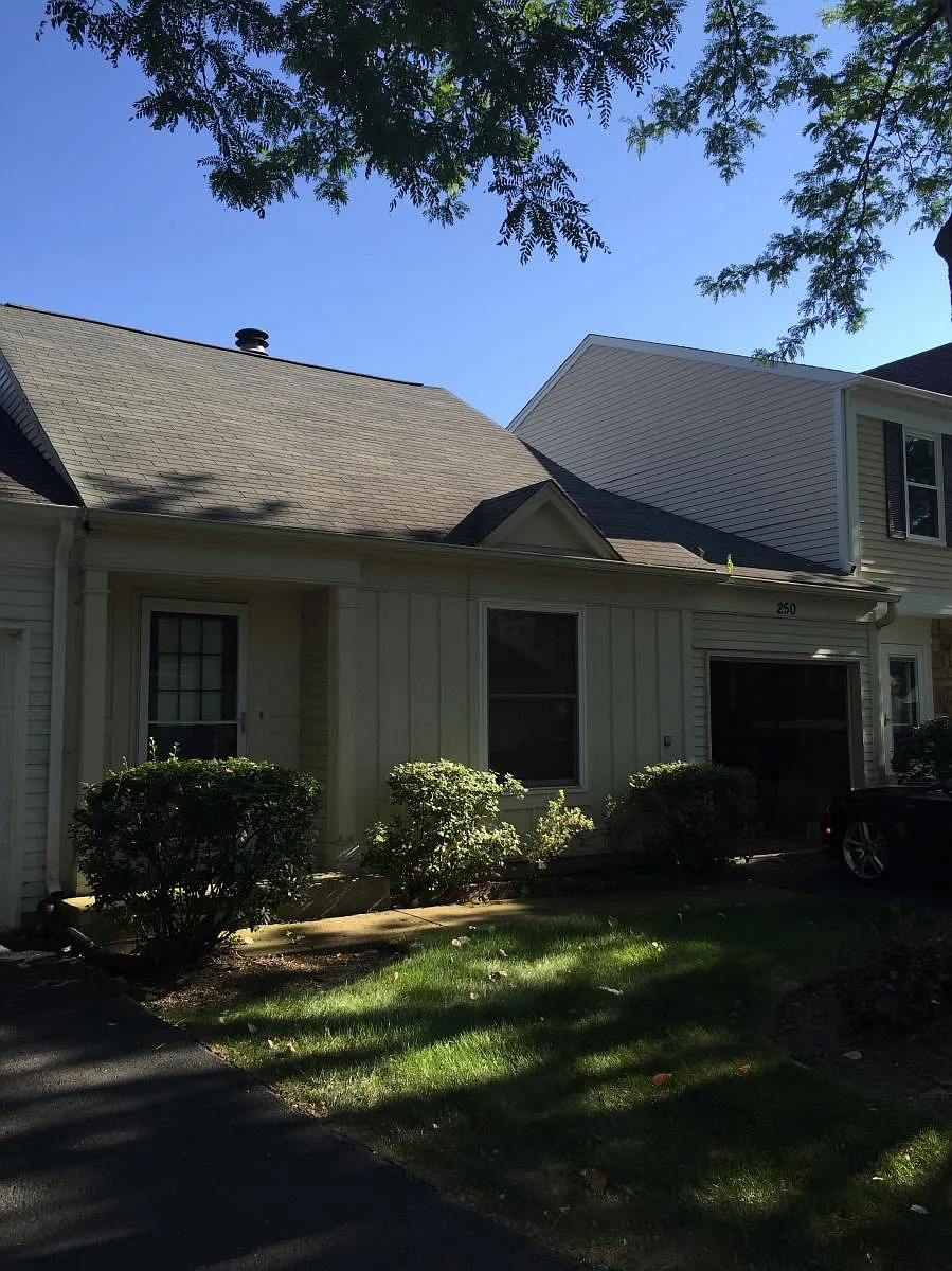 Building Photo - 250 W Fairfield Ct