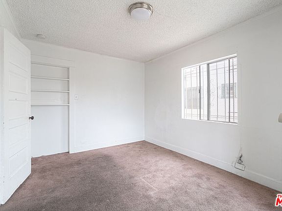 3rd image of 1205 W 65th Pl
