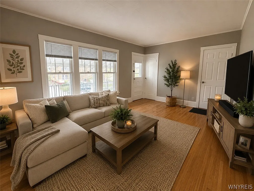 3 bed, 1.0 bath, 1270 sqft, $1,650 — Photo 4
