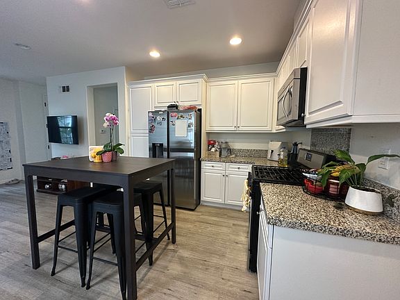 4th image of 563 S Casita St