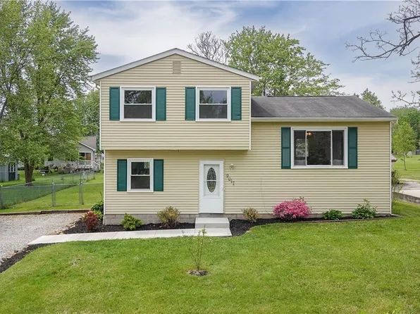 9017 Store Dr, Windham, OH 44288