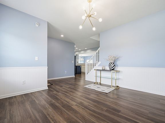 5th image of 5986 Meadowview Dr