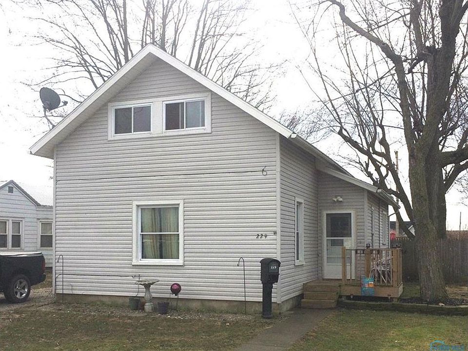 1st image of 229 Columbia St