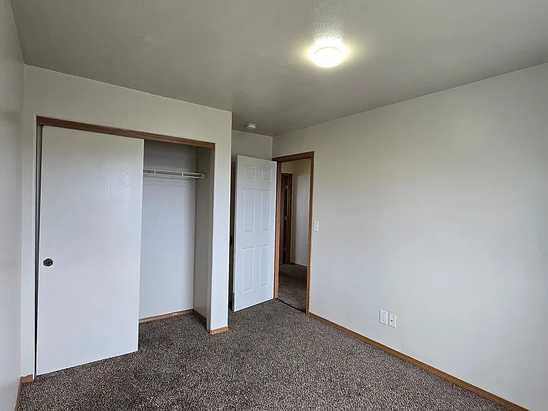 380 Dean Ave #B — Photo 10