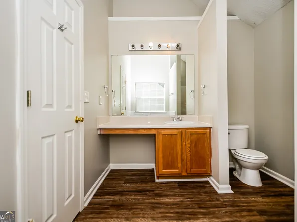 3383 Creekview Dr, Rex, GA 30273