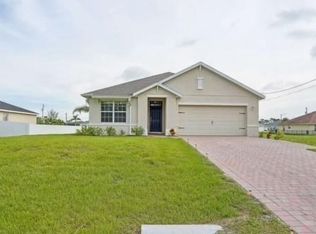 1009 Jacaranda Pkwy E, Cape Coral, FL 33909