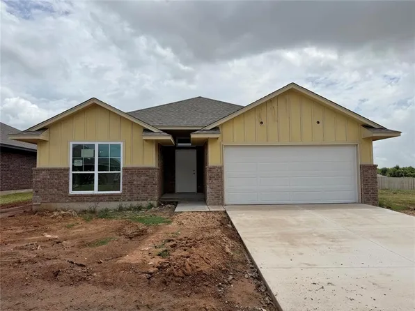 1116 Redwood Creek Dr, Yukon, OK 73099