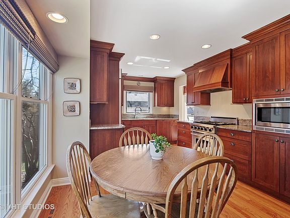 4th image of 716 Roosevelt Dr