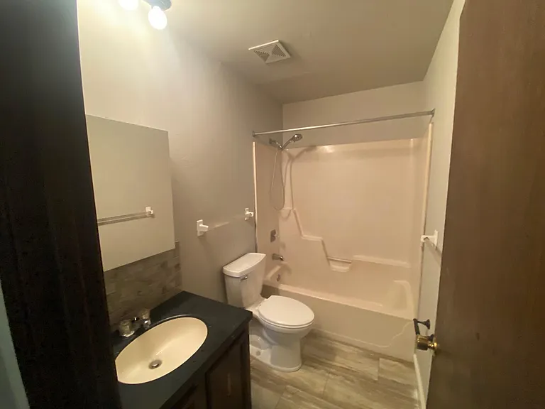 1300 S Roseta Ave — Photo 12