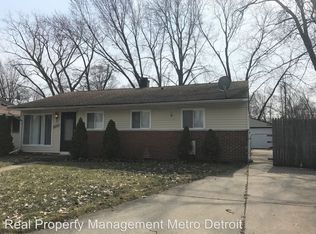 22000 Jerome St, Oak Park, MI