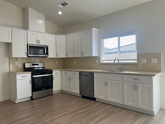 5th image of 8613 Frankie Lou St #B