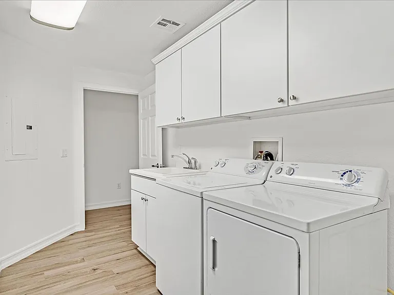825 Canterra St #1059 — Photo 17