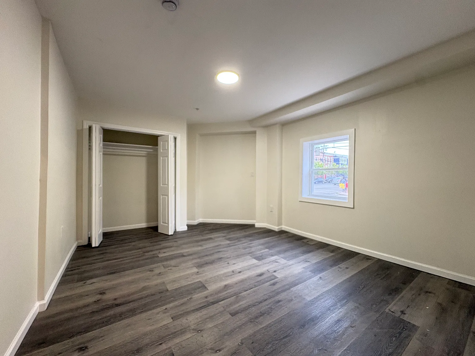 2 bed, 800 sqft, $2,300 — Photo 3
