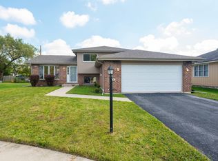 3047 Rosiclaire Ct, South Chicago Heights, IL 60411
