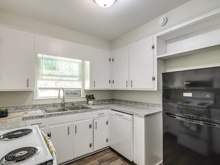 1725 Cheltenham Ln — Photo 13