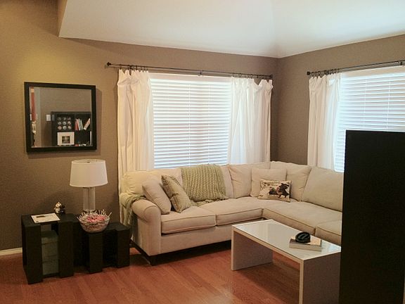 Formal Dining/Sitting Room