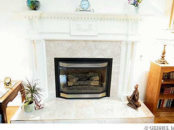 5th image of 30 Marr Dr