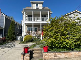 804 N Barton St, Arlington, VA 22201