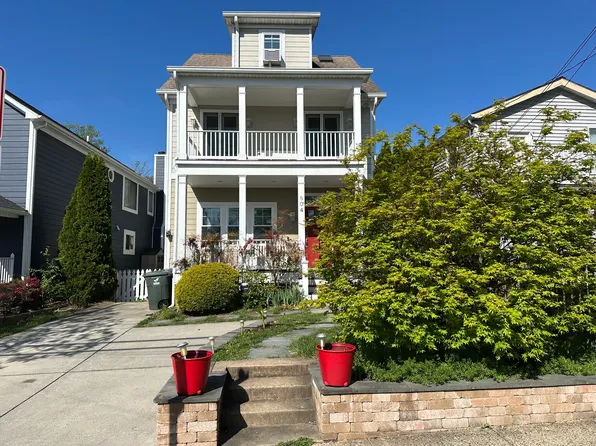 804 N Barton St, Arlington, VA 22201