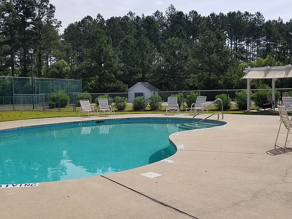 2nd image of 102 Sumter Ct